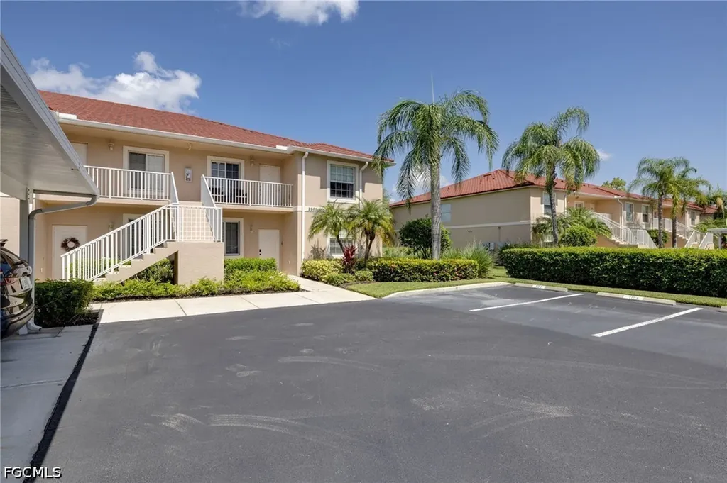 2865 Cypress Trace Circle Naples FL 34119