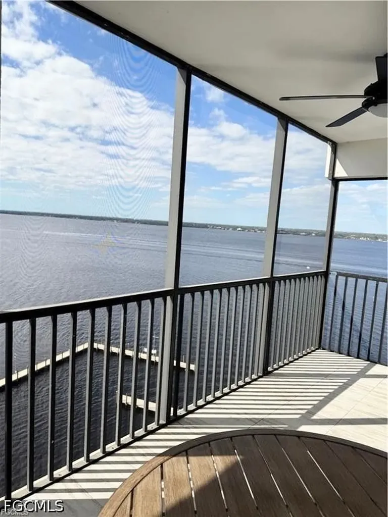 Fort Myers FL, 1920 Virginia Avenue, Unit 1402
