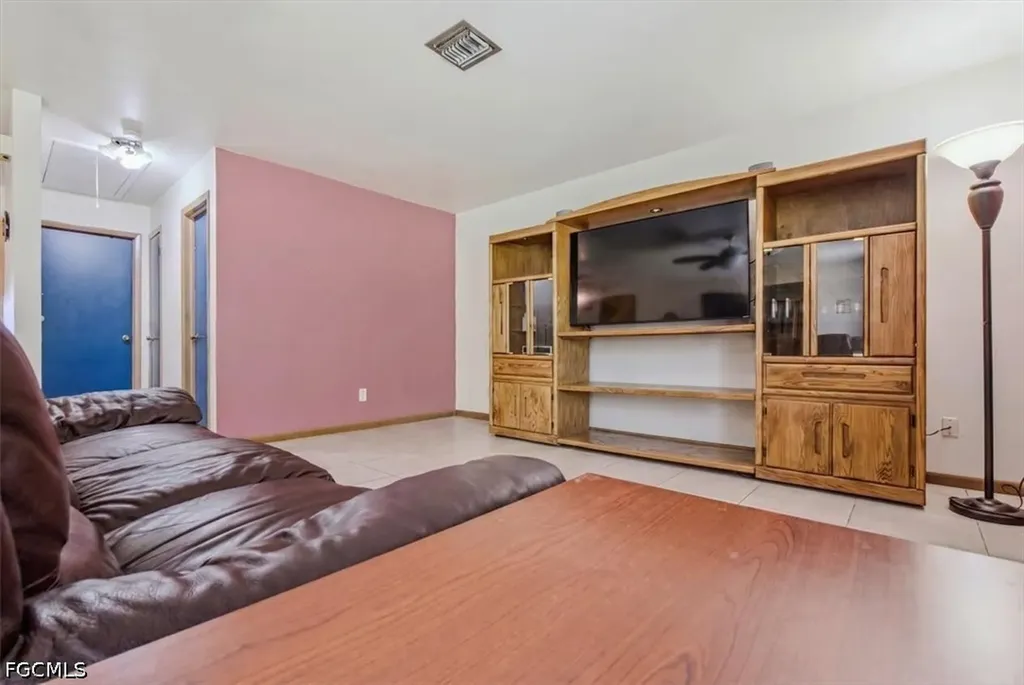 4704 SE 6th Avenue Cape Coral FL 33904