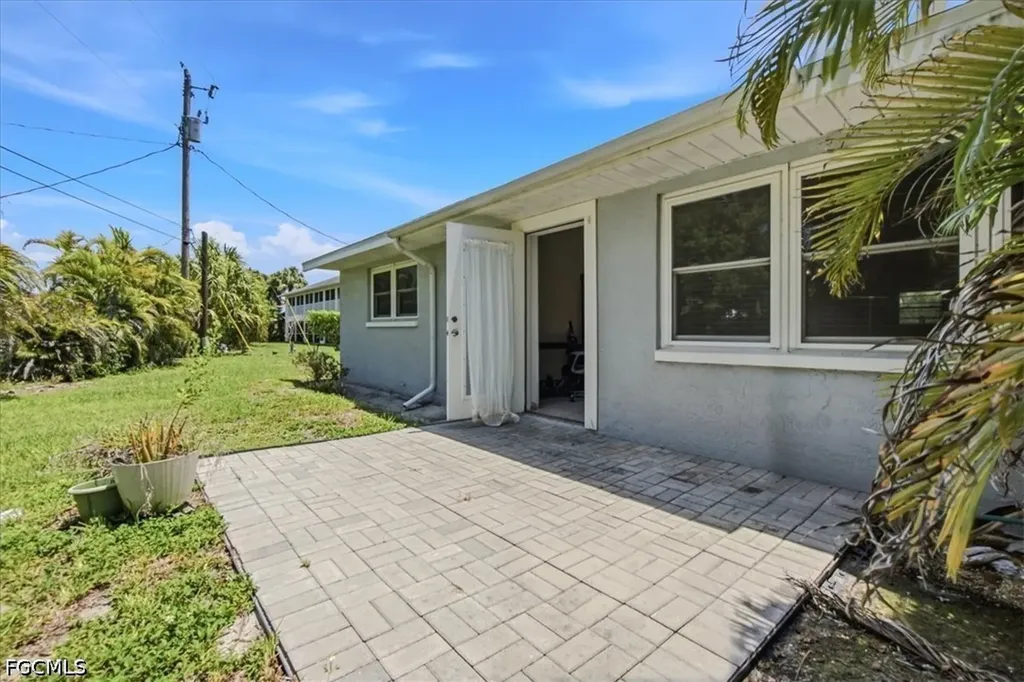 4704 SE 6th Avenue Cape Coral FL 33904