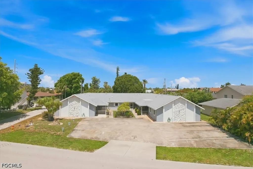 4704 SE 6th Avenue Cape Coral FL 33904