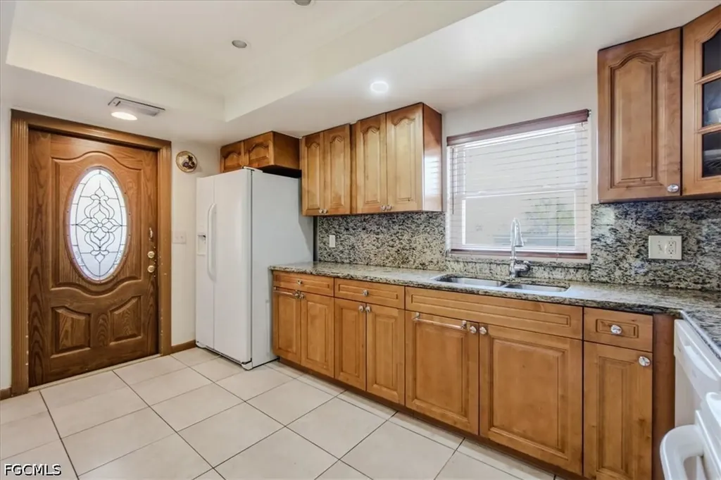 4704 SE 6th Avenue Cape Coral FL 33904