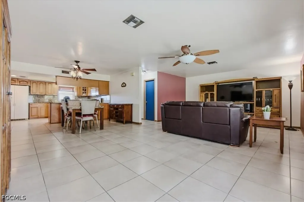 4704 SE 6th Avenue Cape Coral FL 33904