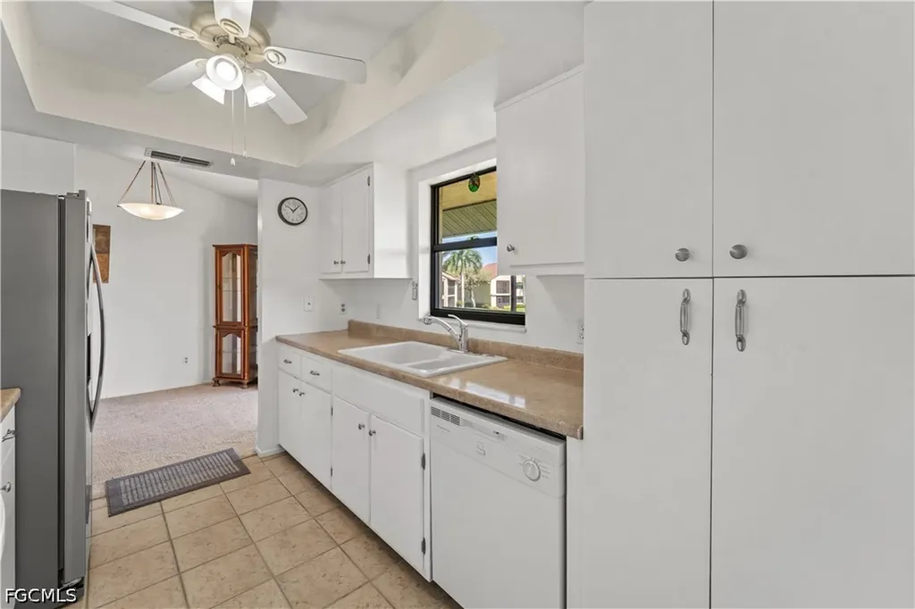 8565 Charter Club Circle Fort Myers FL 33919