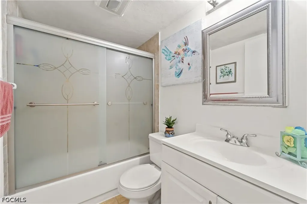8565 Charter Club Circle Fort Myers FL 33919
