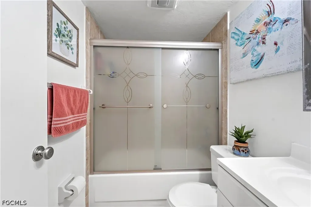 8565 Charter Club Circle Fort Myers FL 33919