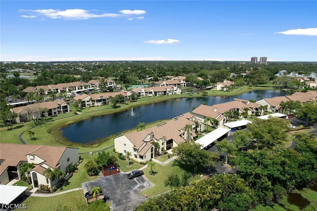 8565 Charter Club Circle Fort Myers FL 33919