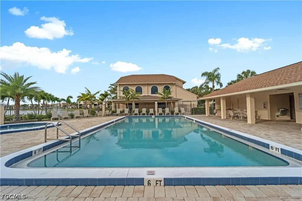8565 Charter Club Circle Fort Myers FL 33919