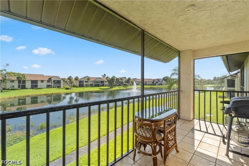 8565 Charter Club Circle Fort Myers FL 33919
