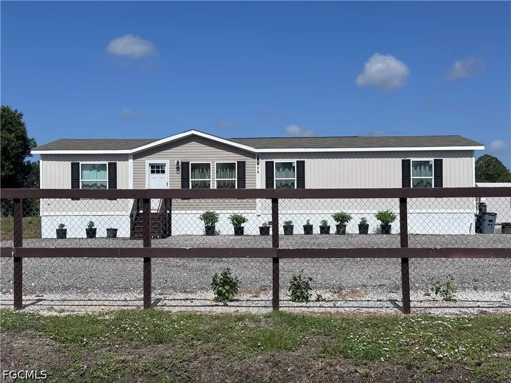 220 N Zambria Street Clewiston FL 33440