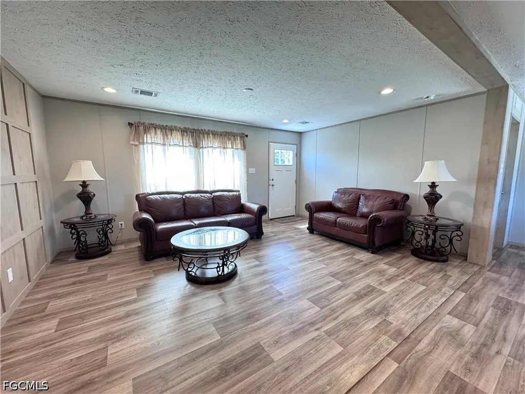 220 N Zambria Street Clewiston FL 33440
