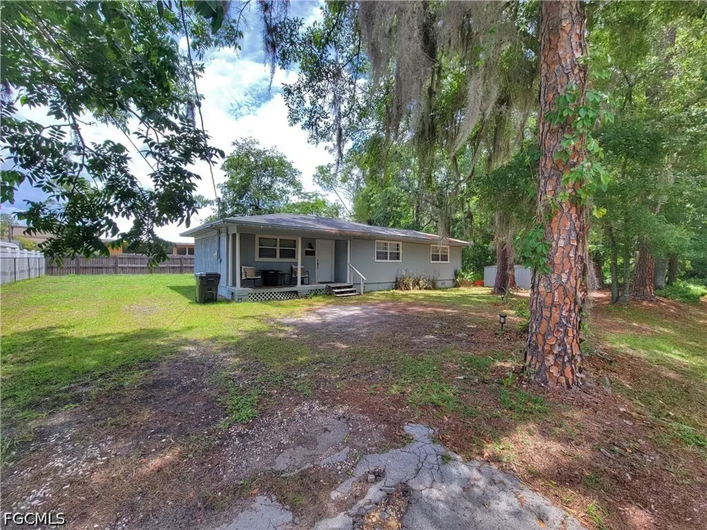 2524 NE 5th Place Gainesville FL 32641