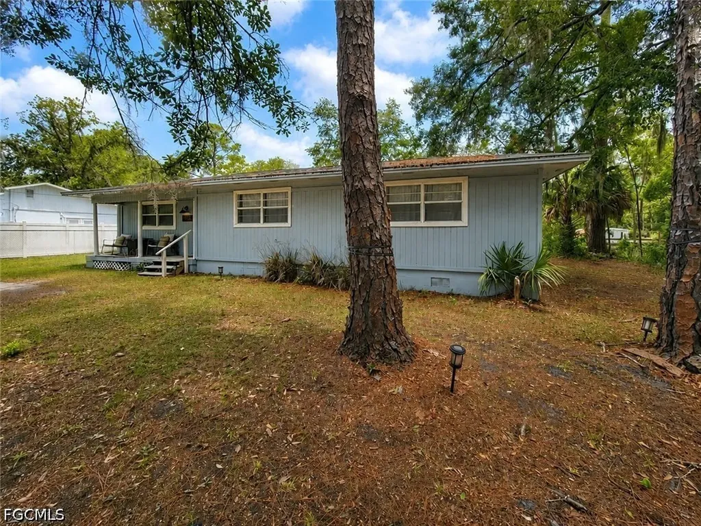 2524 NE 5th Place Gainesville FL 32641