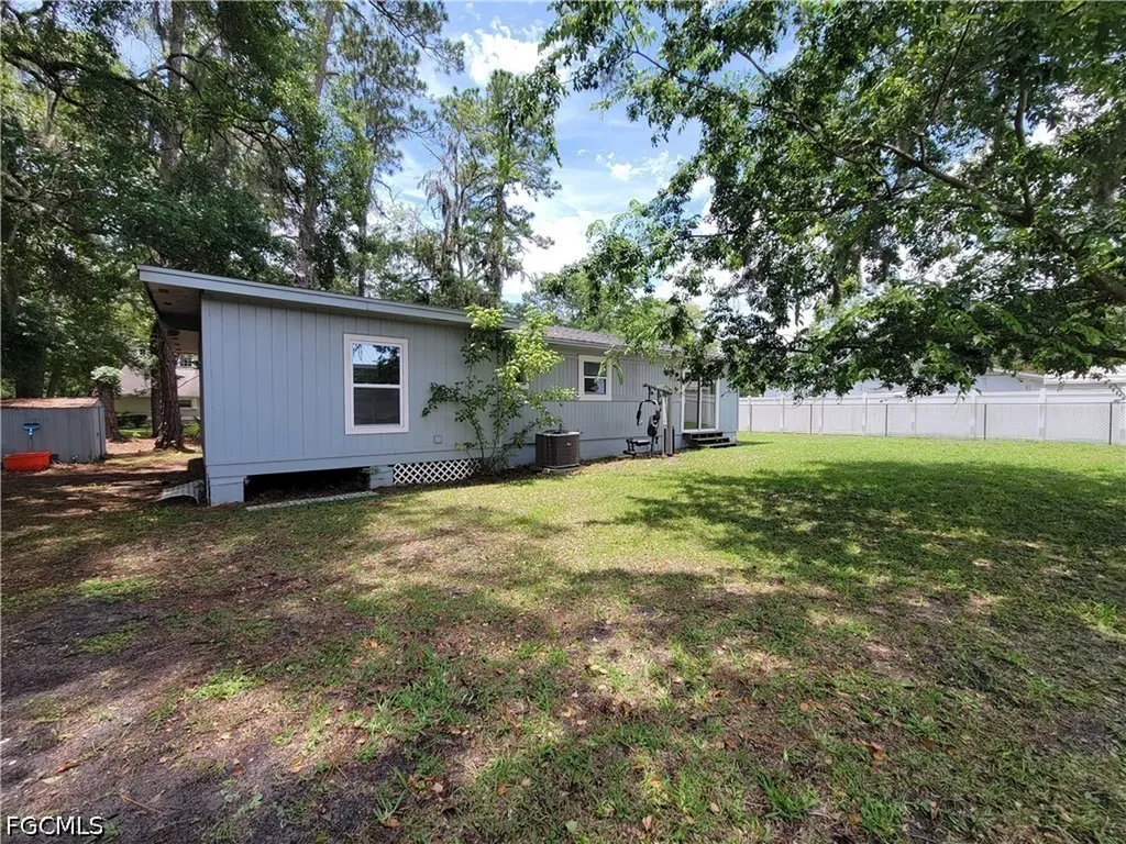 2524 NE 5th Place Gainesville FL 32641
