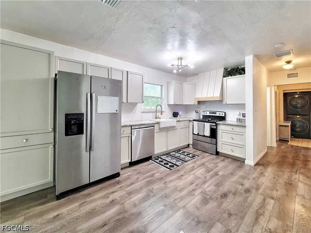 2524 NE 5th Place Gainesville FL 32641