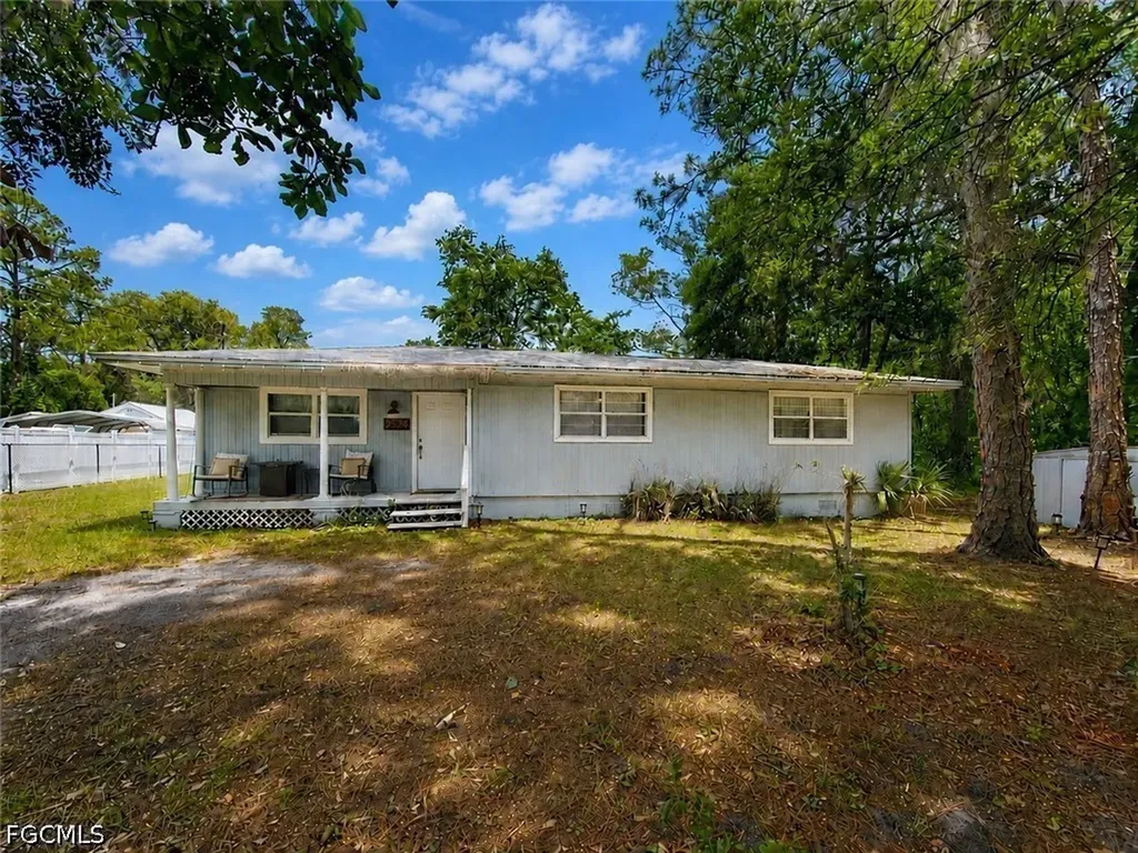2524 NE 5th Place Gainesville FL 32641