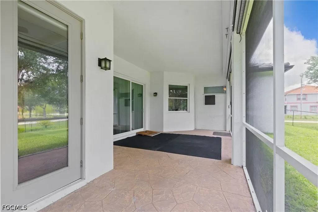 3142 66th Avenue NE Naples FL 34120