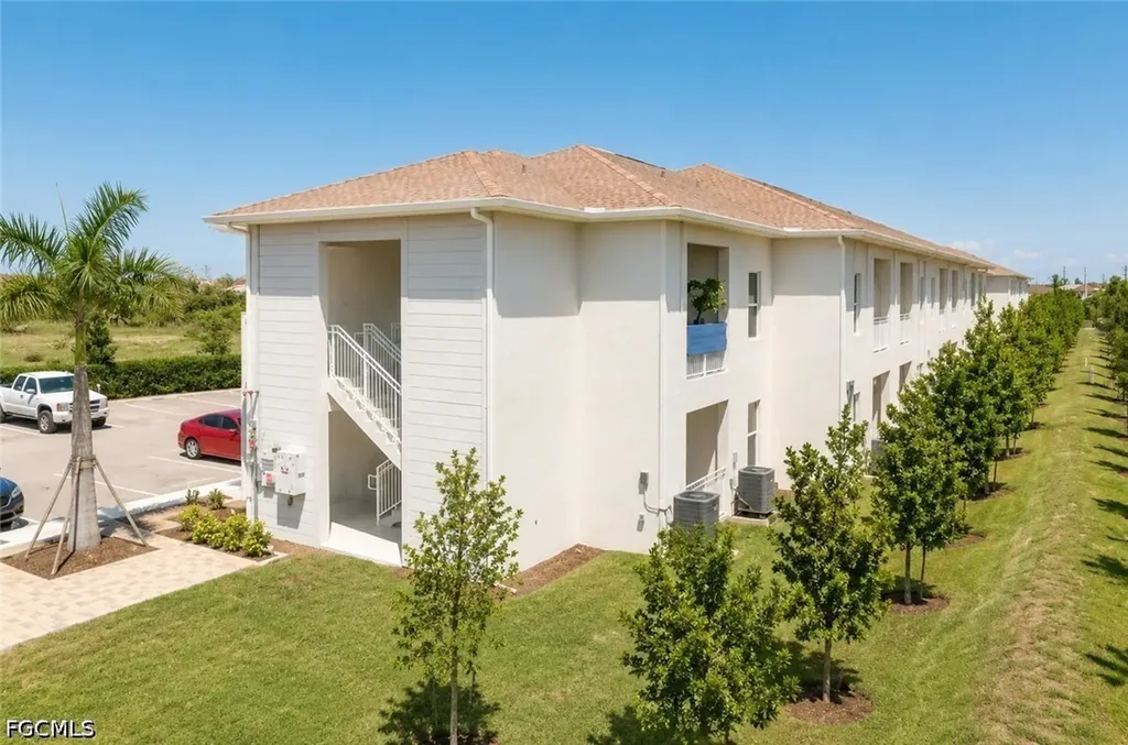 3313 SW 8th Place Cape Coral FL 33914