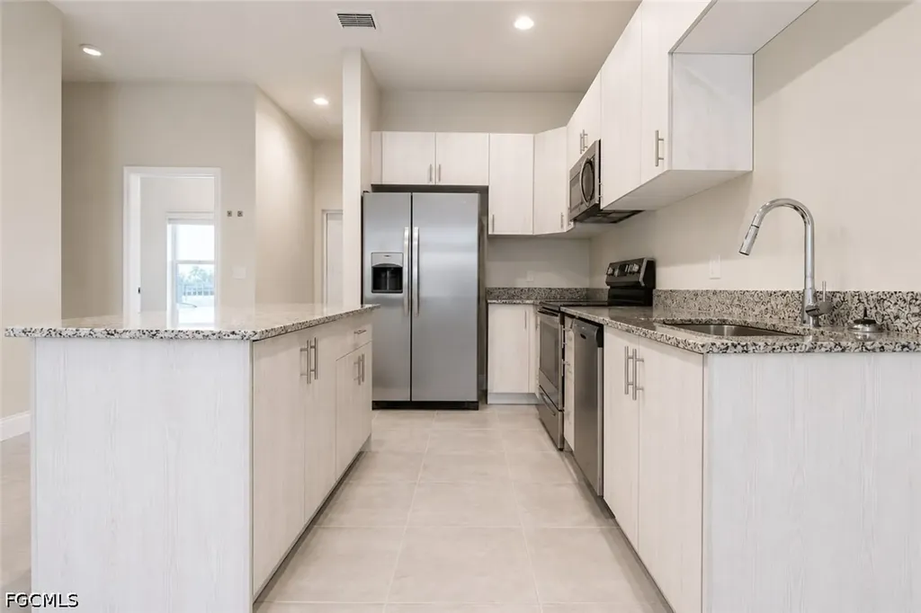 3313 SW 8th Place Cape Coral FL 33914