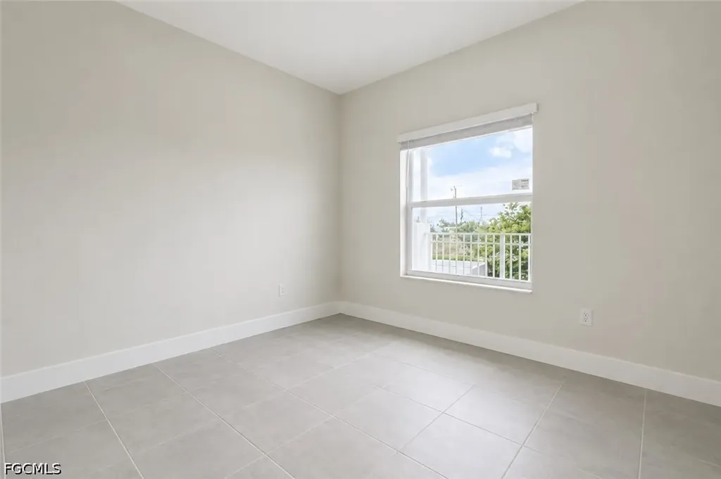 3313 SW 8th Place Cape Coral FL 33914