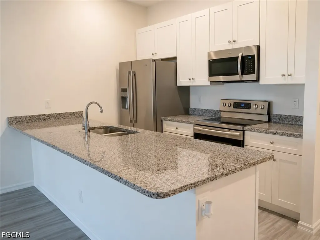517 NE 24th Place Cape Coral FL 33909