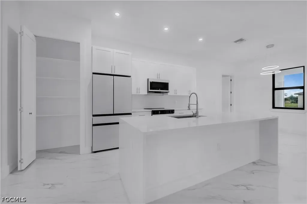3226 NW 41st Avenue Cape Coral FL 33993