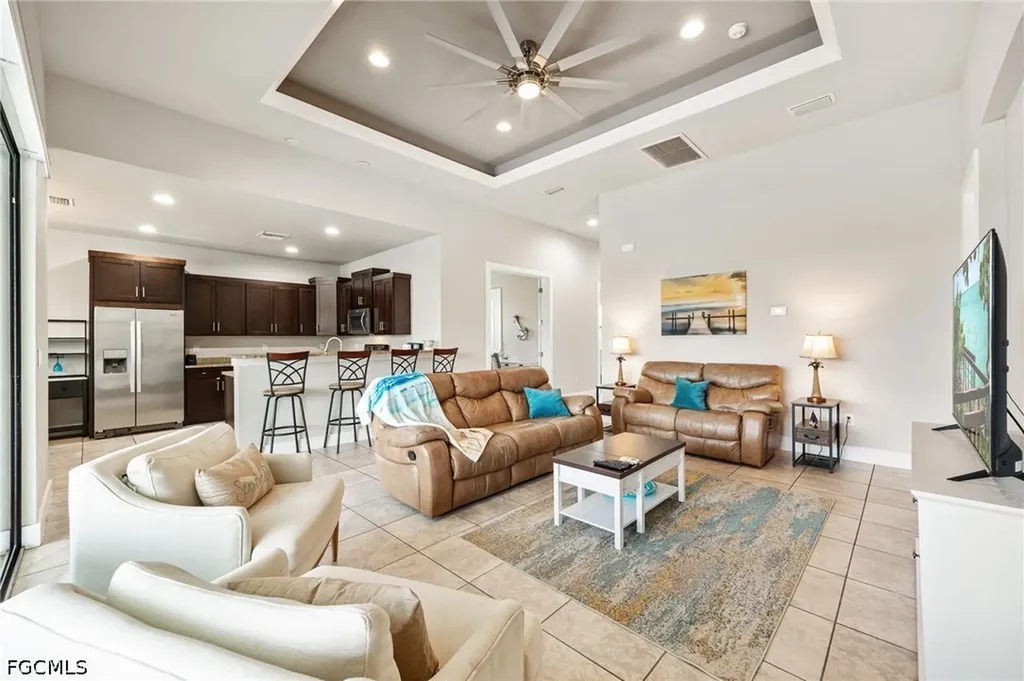 207 Gleason Parkway Cape Coral FL 33914