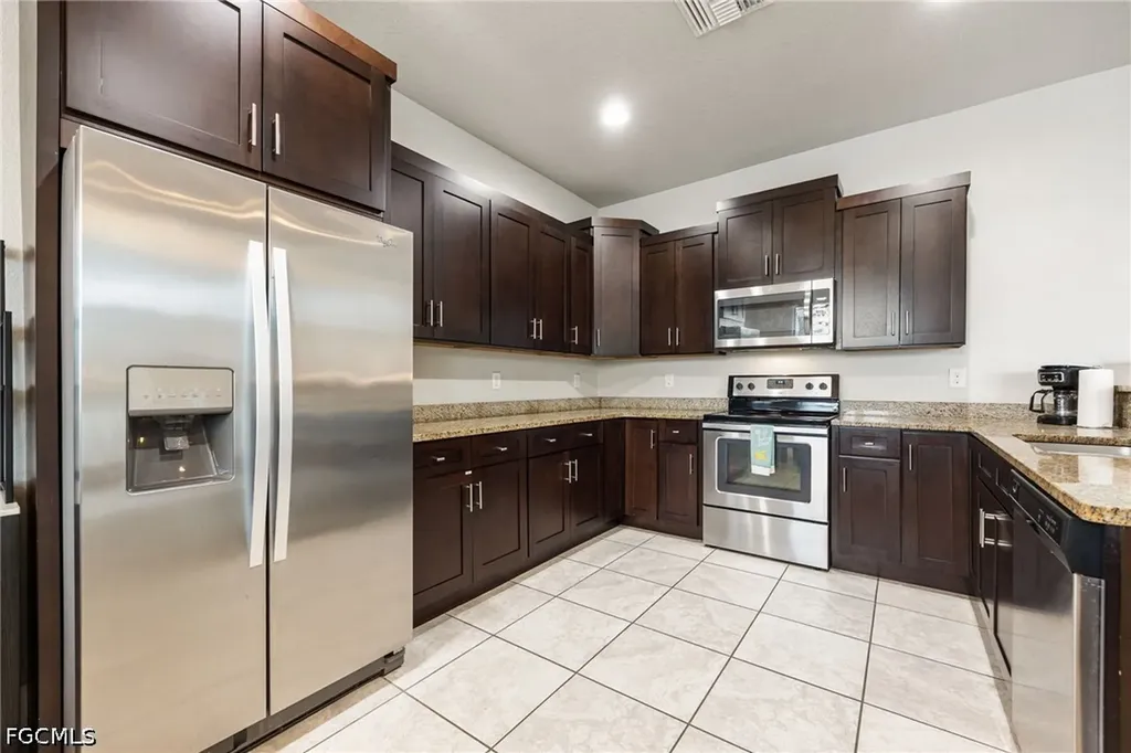207 Gleason Parkway Cape Coral FL 33914