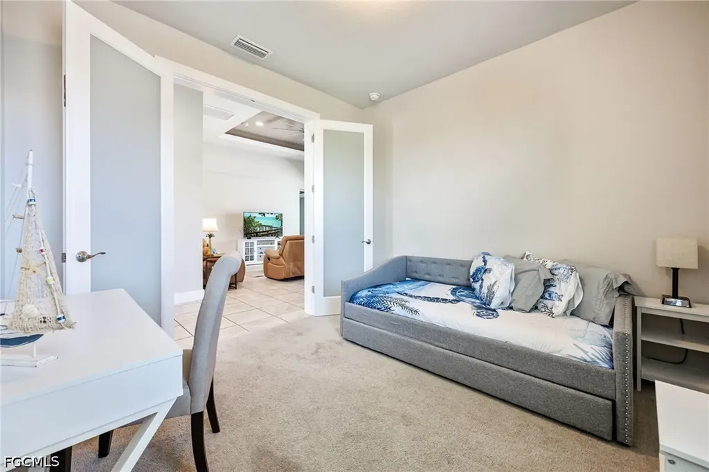 207 Gleason Parkway Cape Coral FL 33914