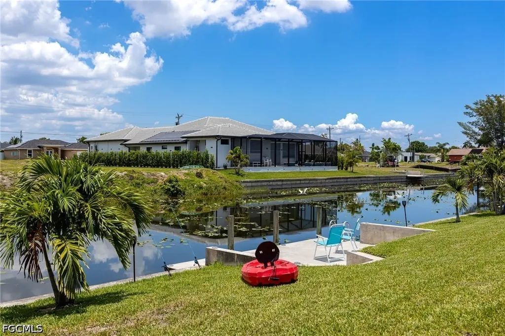 207 Gleason Parkway Cape Coral FL 33914