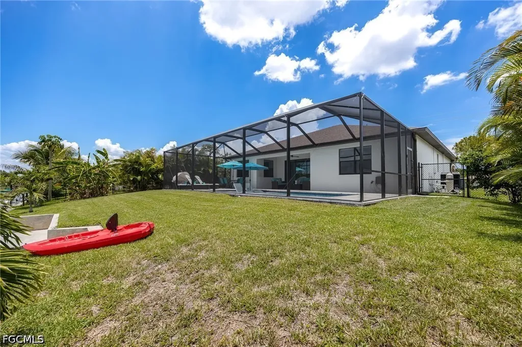 207 Gleason Parkway Cape Coral FL 33914