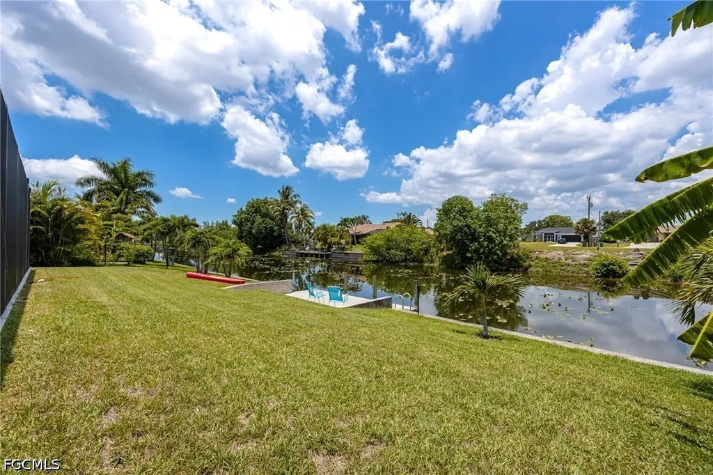 207 Gleason Parkway Cape Coral FL 33914