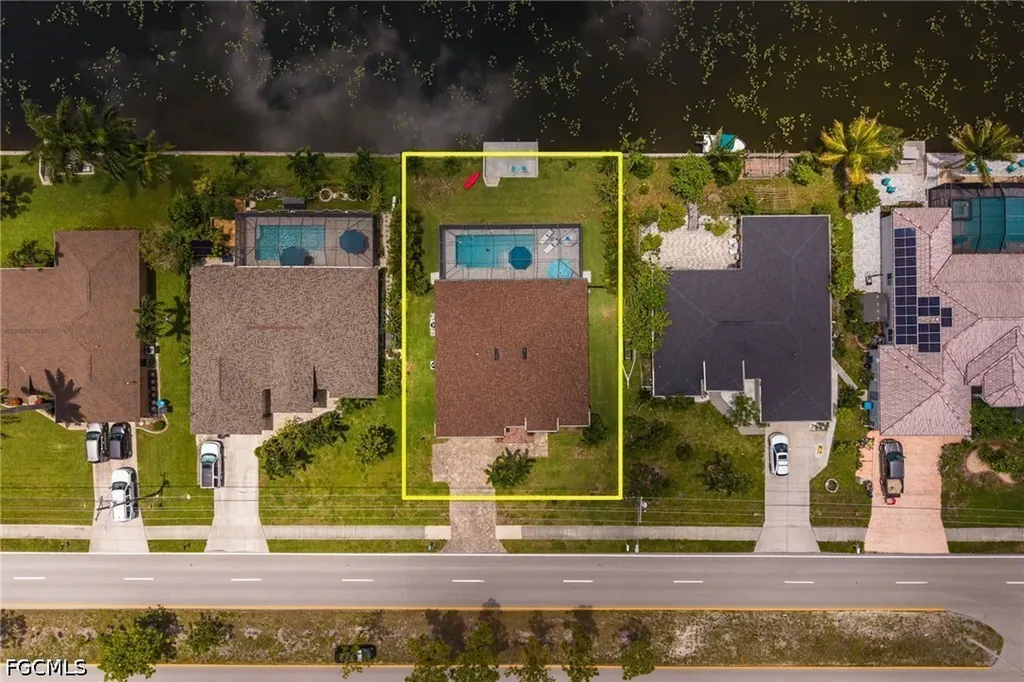 207 Gleason Parkway Cape Coral FL 33914