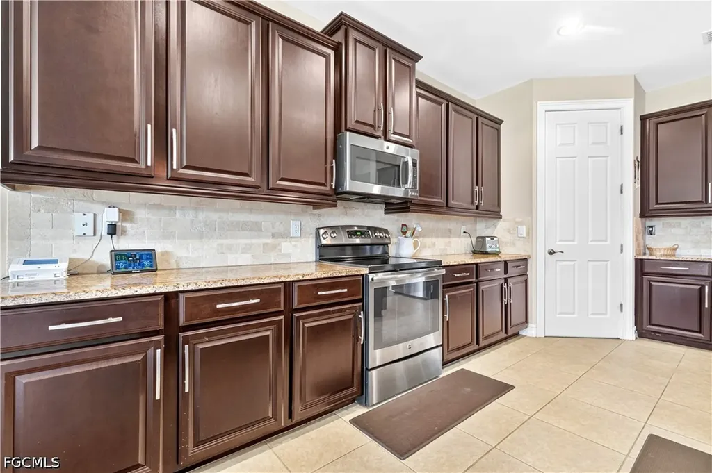 12840 Olde Banyon Boulevard North Fort Myers FL 33903