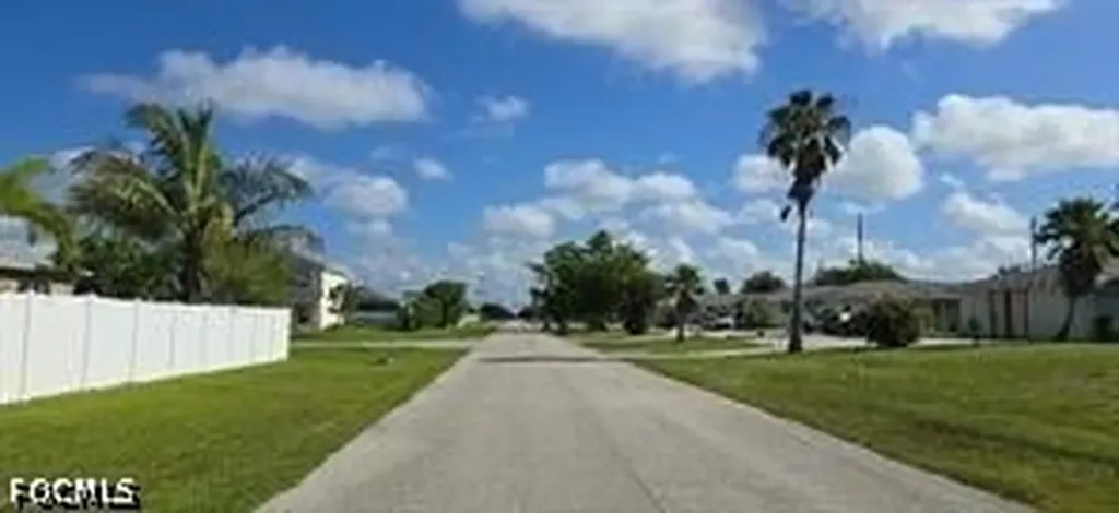 1937 SW Santa Barbara Place Cape Coral FL 33991