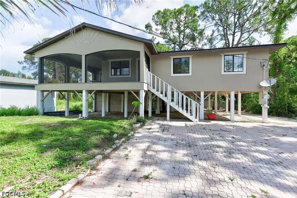 2912 15th Street W Lehigh Acres FL 33971