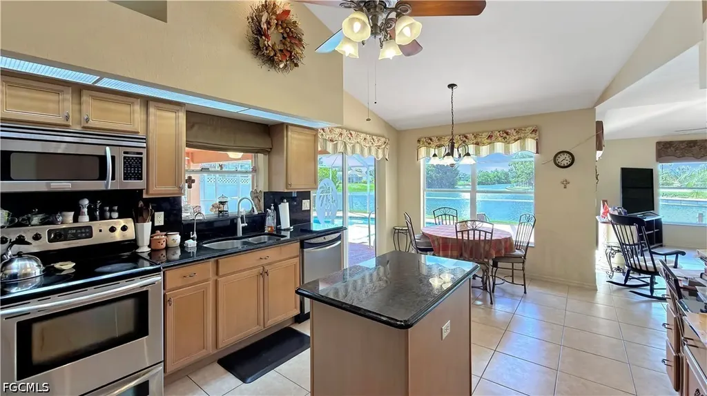 1803 NE 2nd Street Cape Coral FL 33909