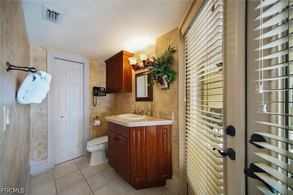 232 Bayshore Drive Cape Coral FL 33904