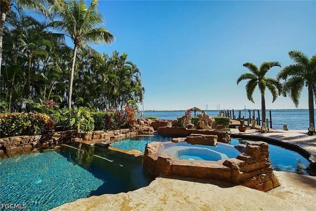 232 Bayshore Drive Cape Coral FL 33904