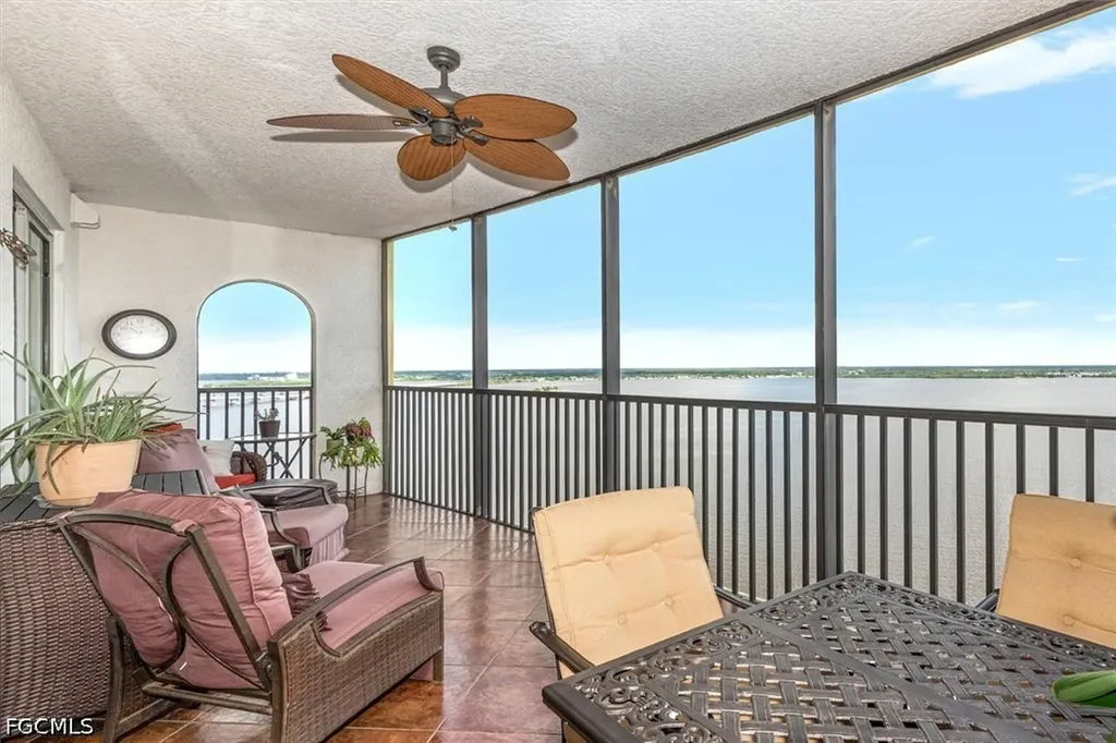 2797 1st Street NW Fort Myers FL 33916