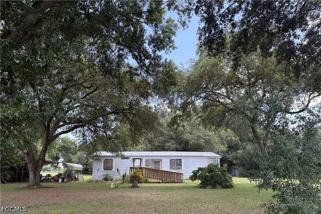 223 Pine Lane Clewiston FL 33440