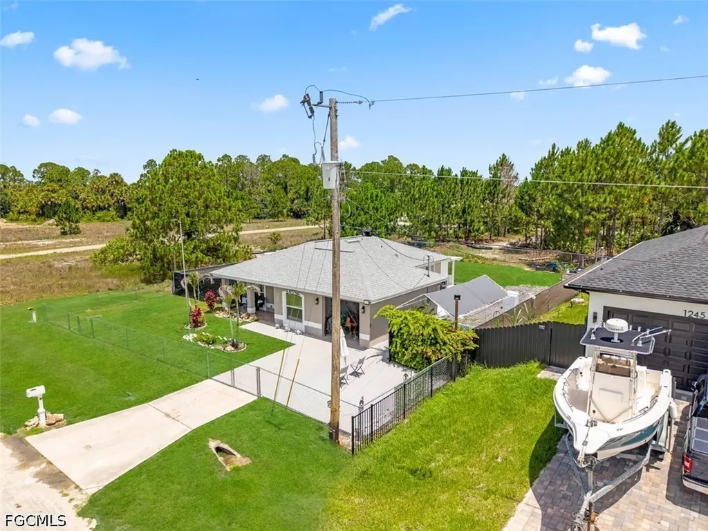 1243 Earnest Street E Lehigh Acres FL 33974
