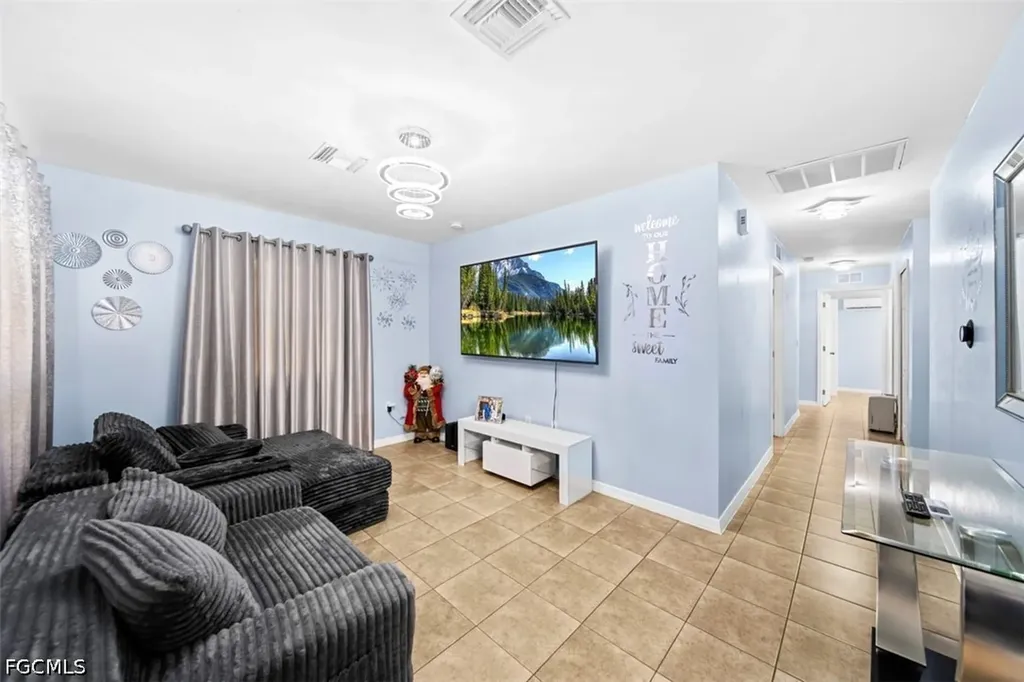 1243 Earnest Street E Lehigh Acres FL 33974