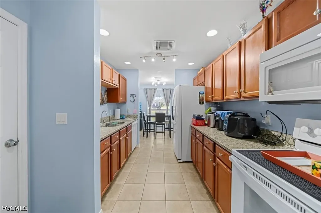1243 Earnest Street E Lehigh Acres FL 33974