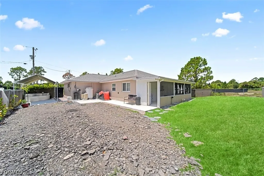 1243 Earnest Street E Lehigh Acres FL 33974