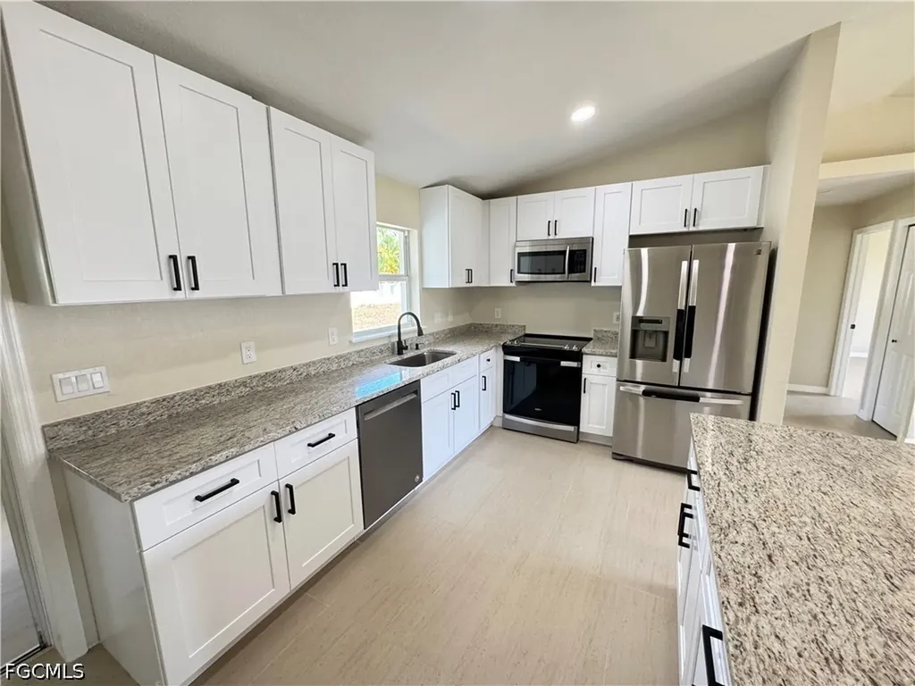 4426 SW Santa Barbara Place Cape Coral FL 33914