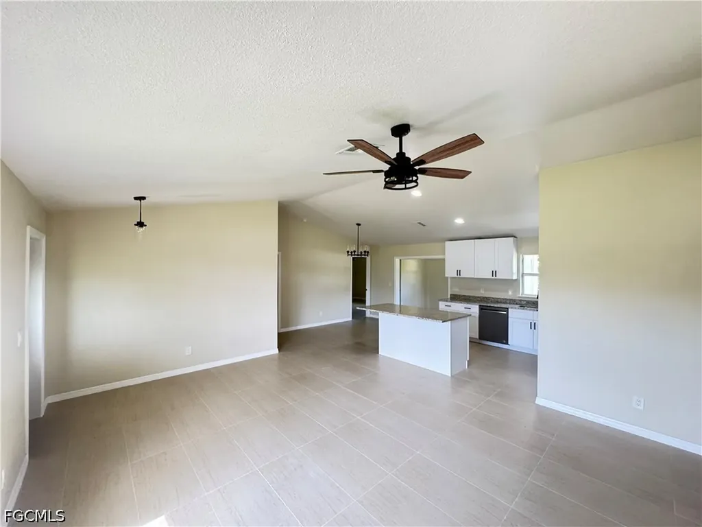 4426 SW Santa Barbara Place Cape Coral FL 33914