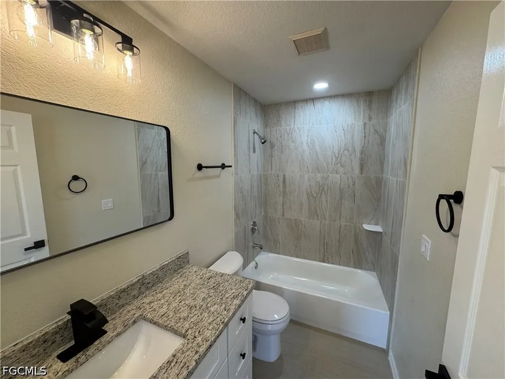 4426 SW Santa Barbara Place Cape Coral FL 33914