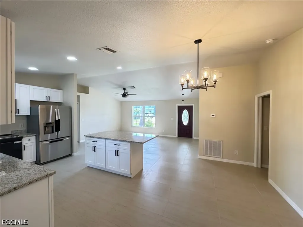 4426 SW Santa Barbara Place Cape Coral FL 33914