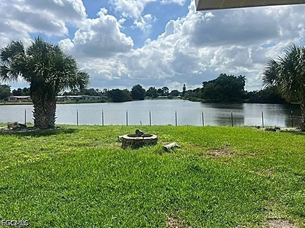 16 Greenwood Avenue Lehigh Acres FL 33936